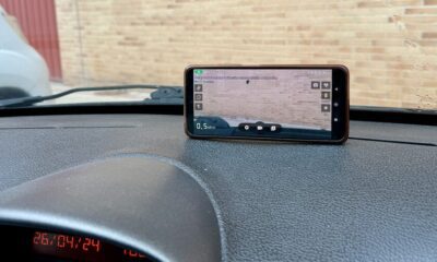 Tu viejo Android puede ser el accesorio perfecto para tu coche. Así puedes convertirlo en una cámara para el salpicadero